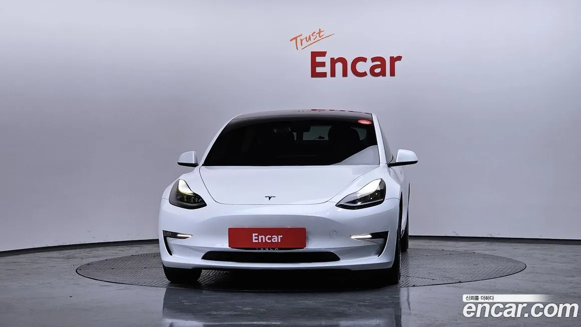 Tesla Model 3 — фото 2