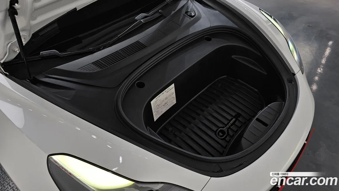Tesla Model 3 — фото 10