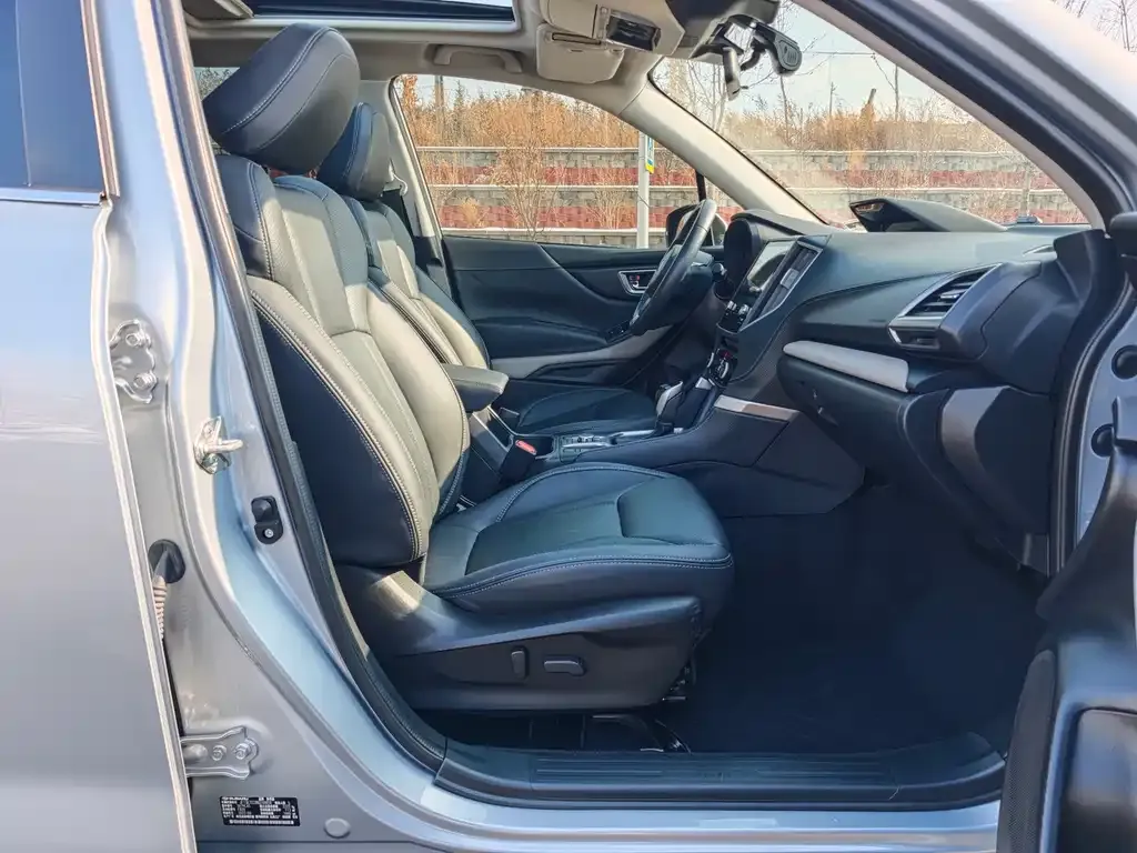 Subaru Forester — фото 10