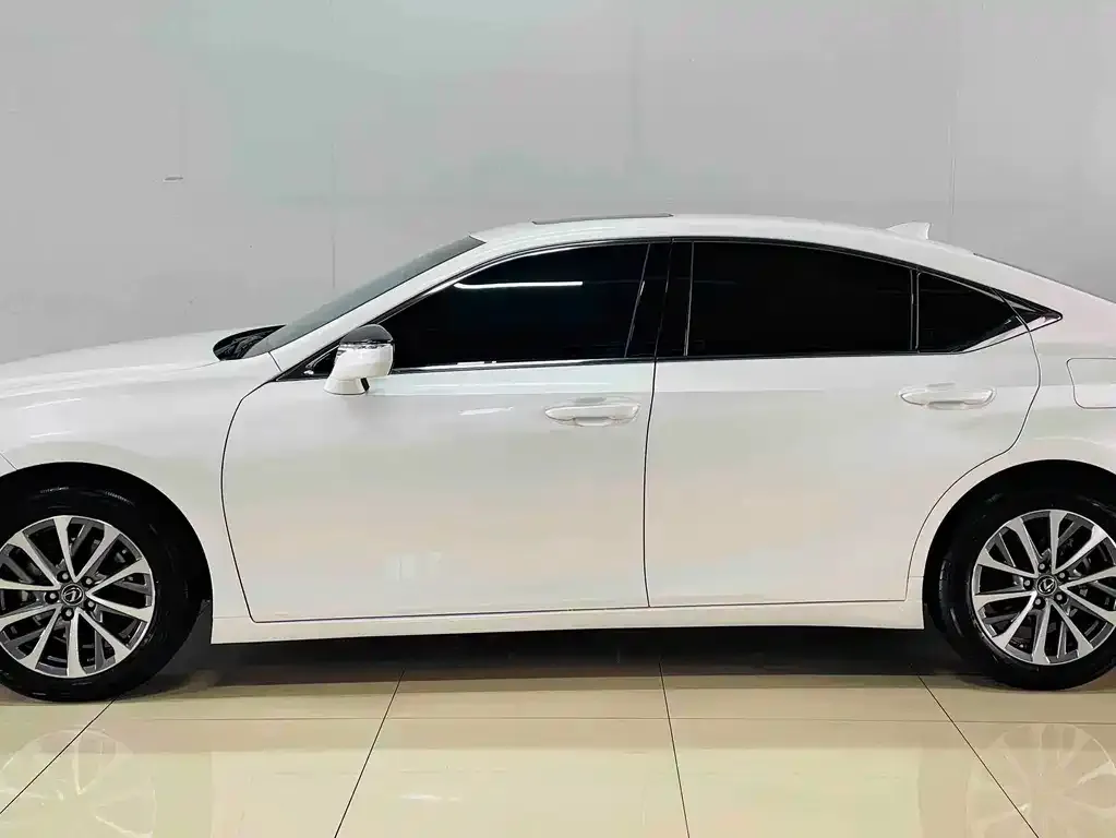 Lexus ES — фото 3
