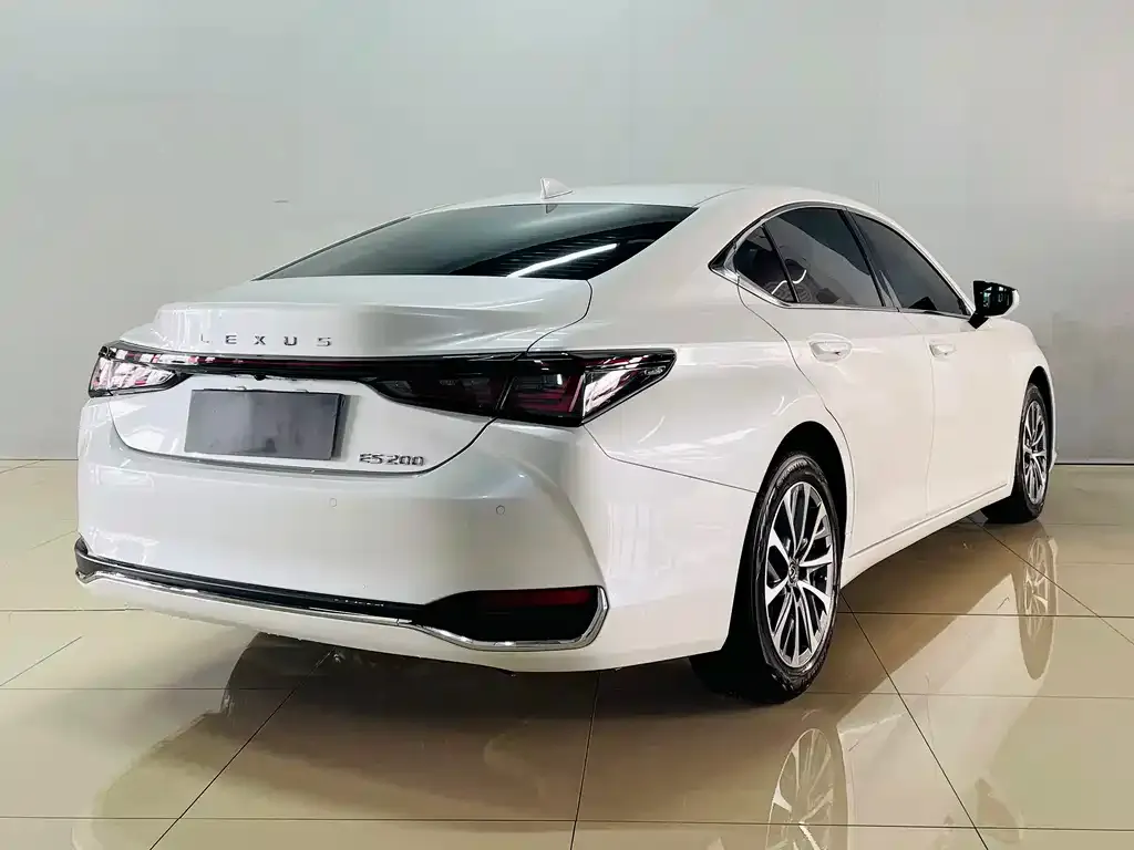 Lexus ES — фото 5