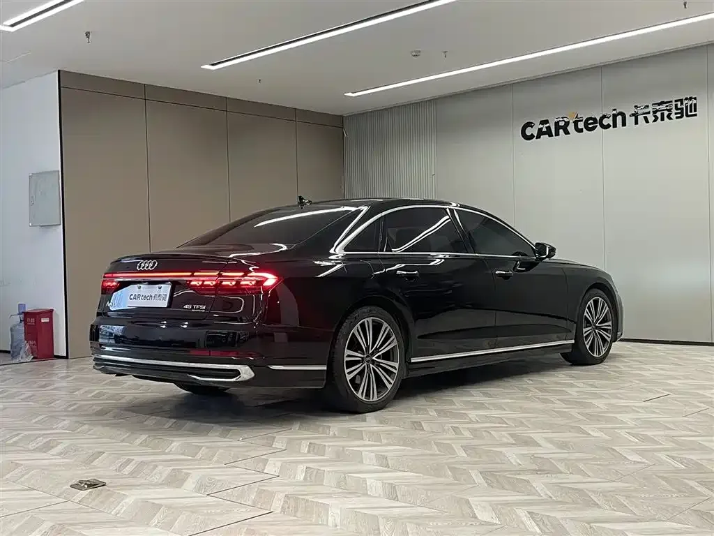 Audi A8 2023 из CN, фото 4