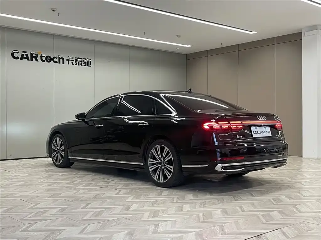 Audi A8 2023 из CN, фото 7