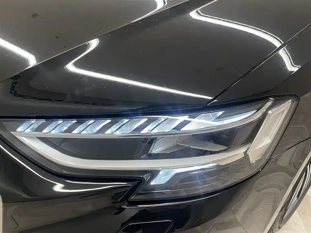 Audi A8 2023 из CN, фото 3