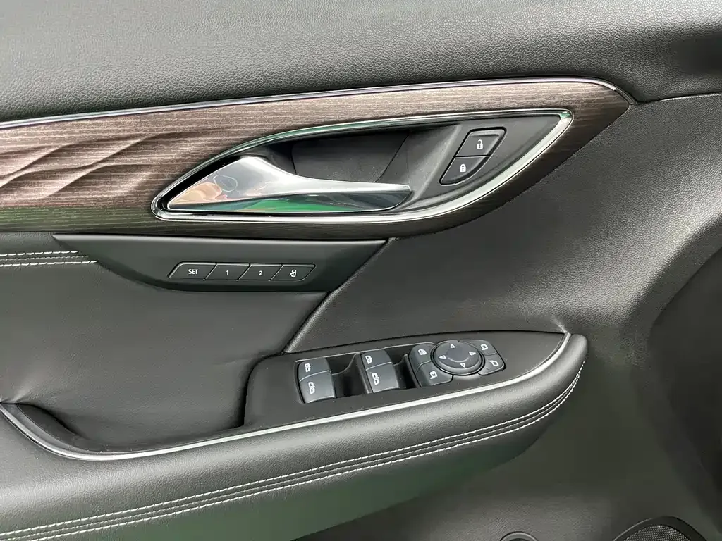Buick Envision Plus — фото 9