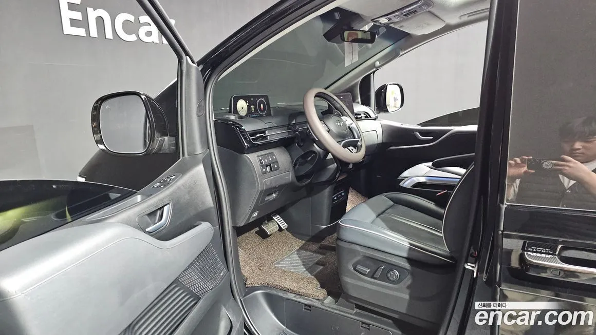 Hyundai Staria — фото 2