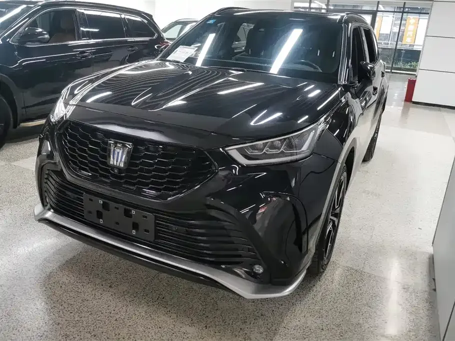 Toyota Crown Kluger 2023 из CN, фото 1