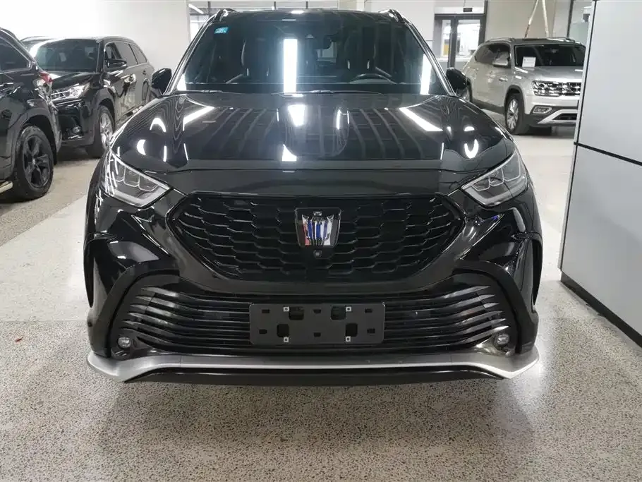 Toyota Crown Kluger 2023 из CN, фото 10