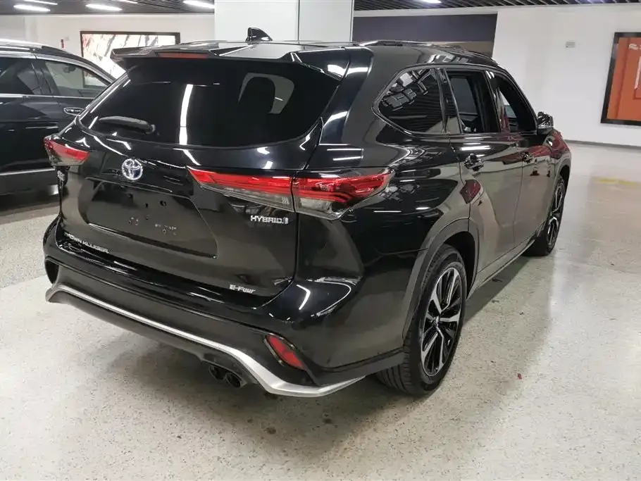 Toyota Crown Kluger 2023 из CN, фото 7
