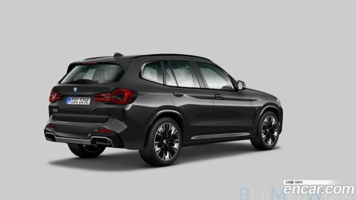 BMW iX3 — фото 1