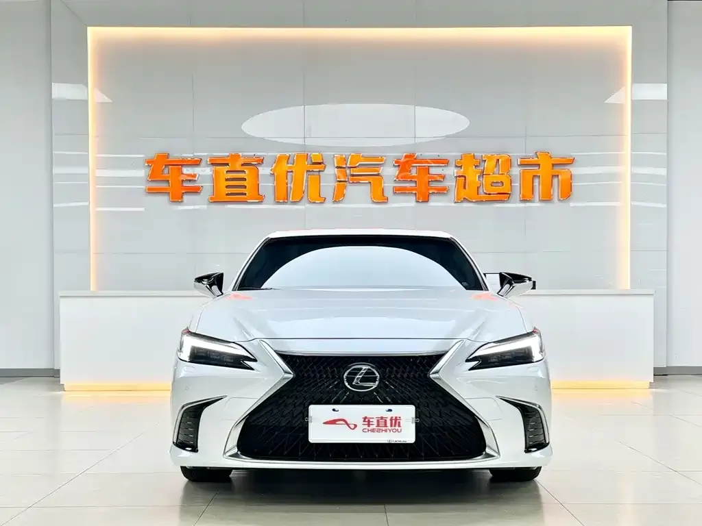 Lexus ES — фото 10