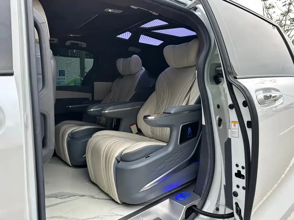 Toyota Sienna 2022 из CN, фото 4