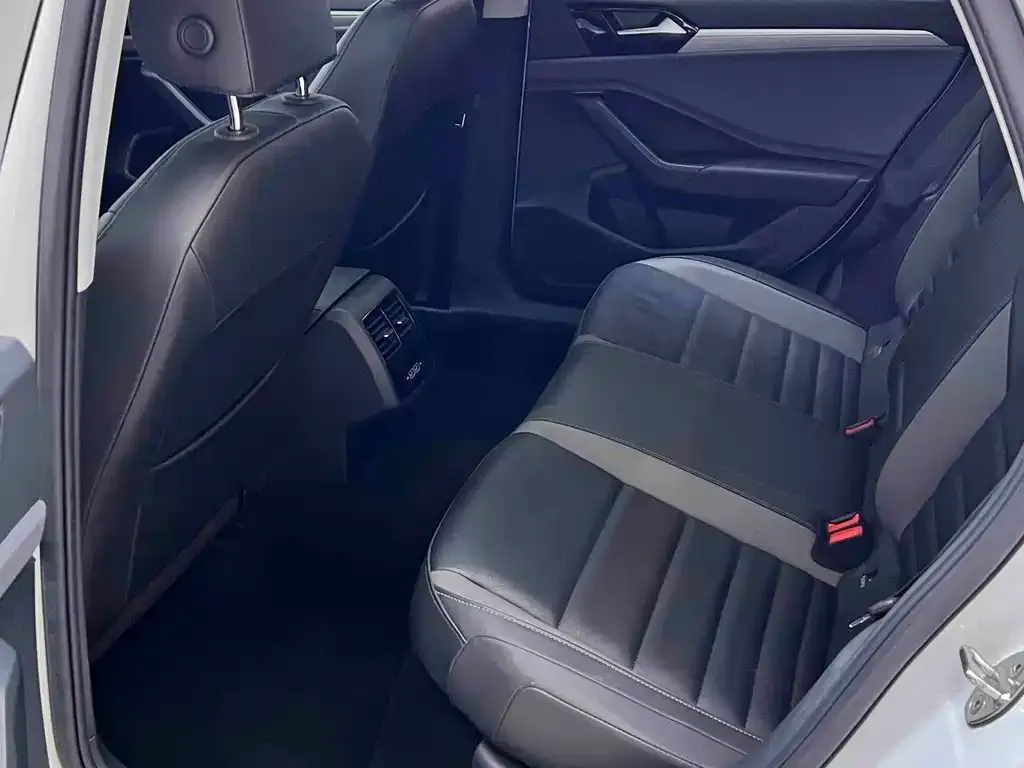 Volkswagen Sagitar 2022 из CN, фото 6