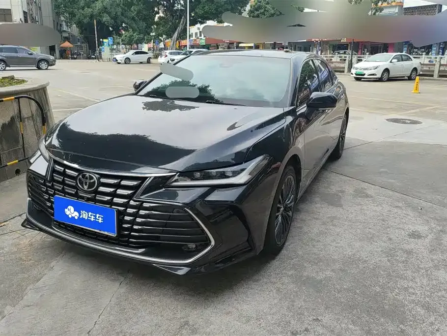 Toyota Avalon — фото 1