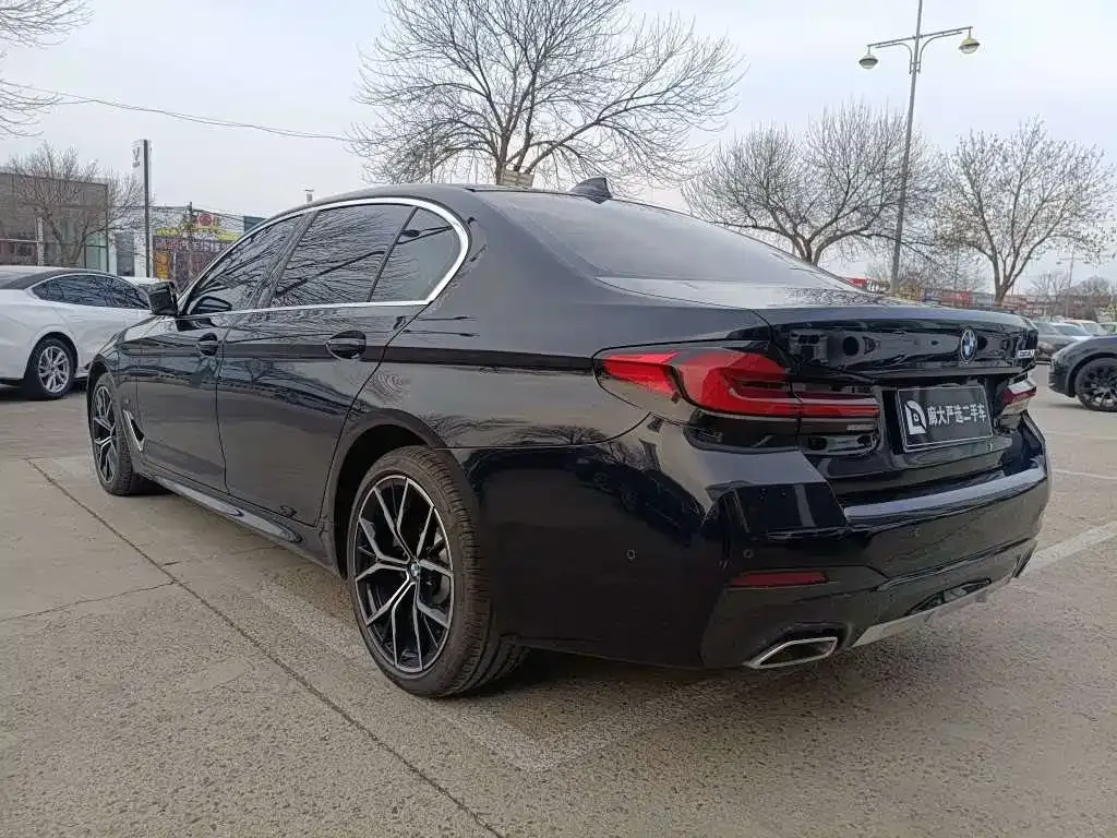 BMW 5 Series — фото 10