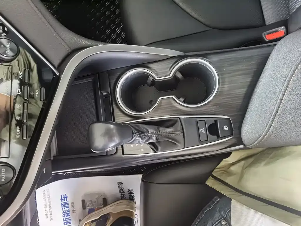 Toyota Camry 2023 из CN, фото 6