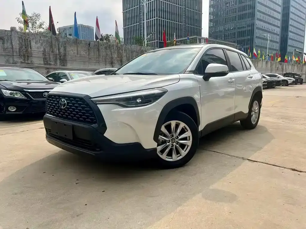 Toyota Corolla Cross — фото 1