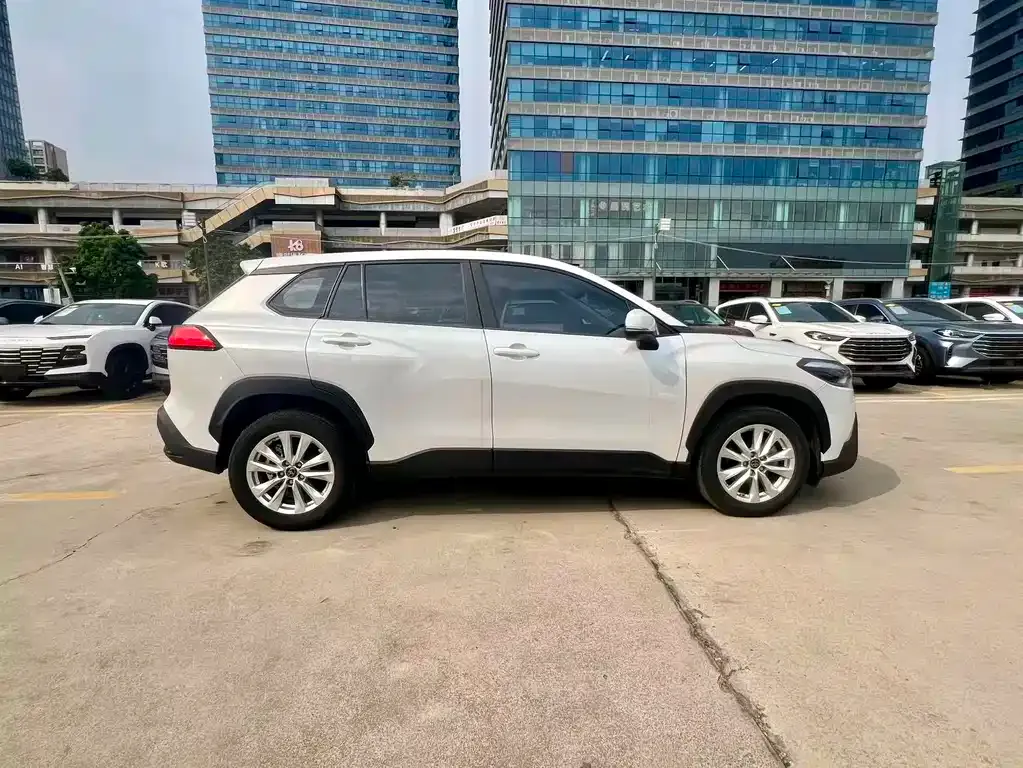 Toyota Corolla Cross — фото 4