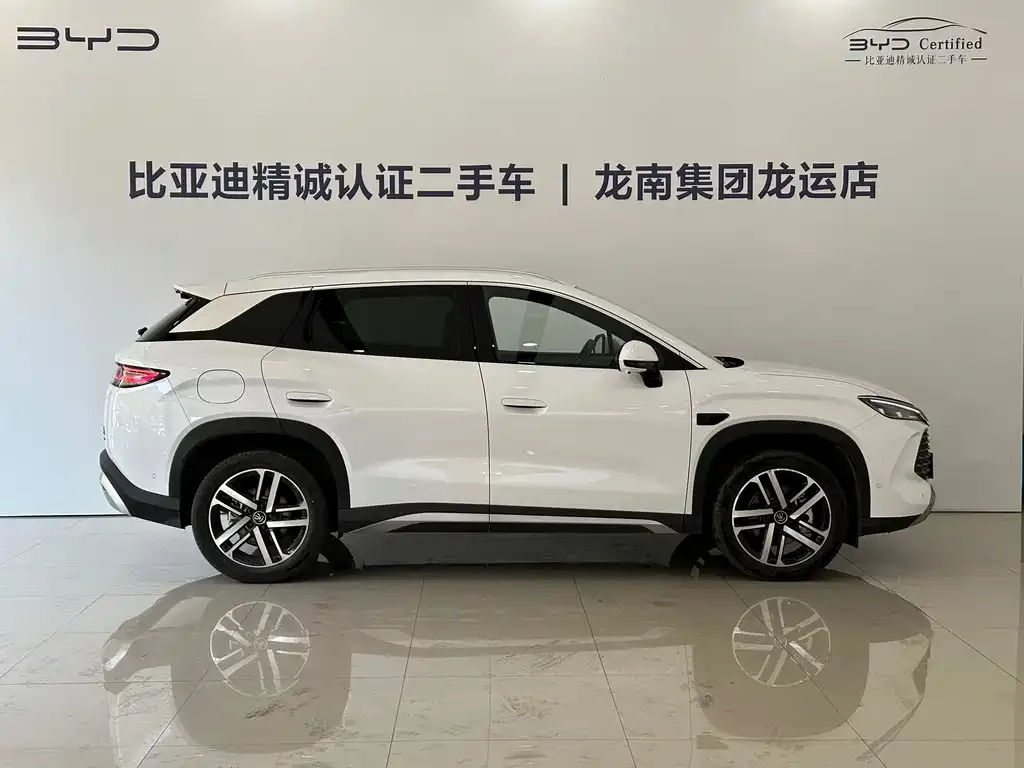 BYD L DM-i — фото 10