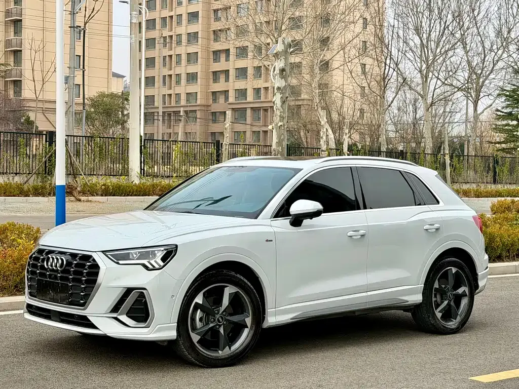Audi Q3 2023 из CN, фото 1