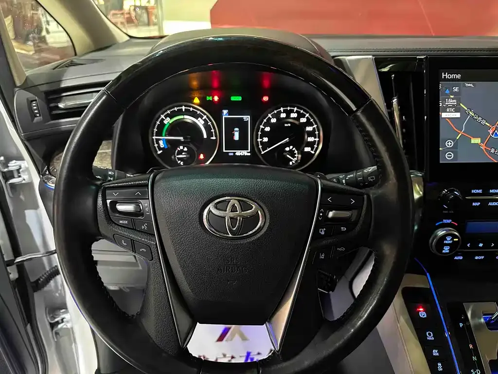 Toyota Vellfire — фото 5