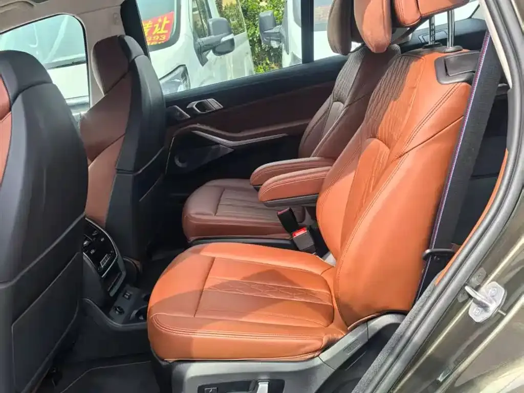 BMW X7 M60i 2023 из CN, фото 2