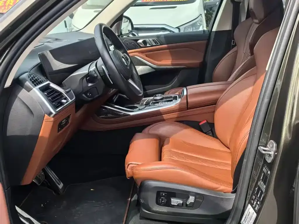 BMW X7 M60i 2023 из CN, фото 7