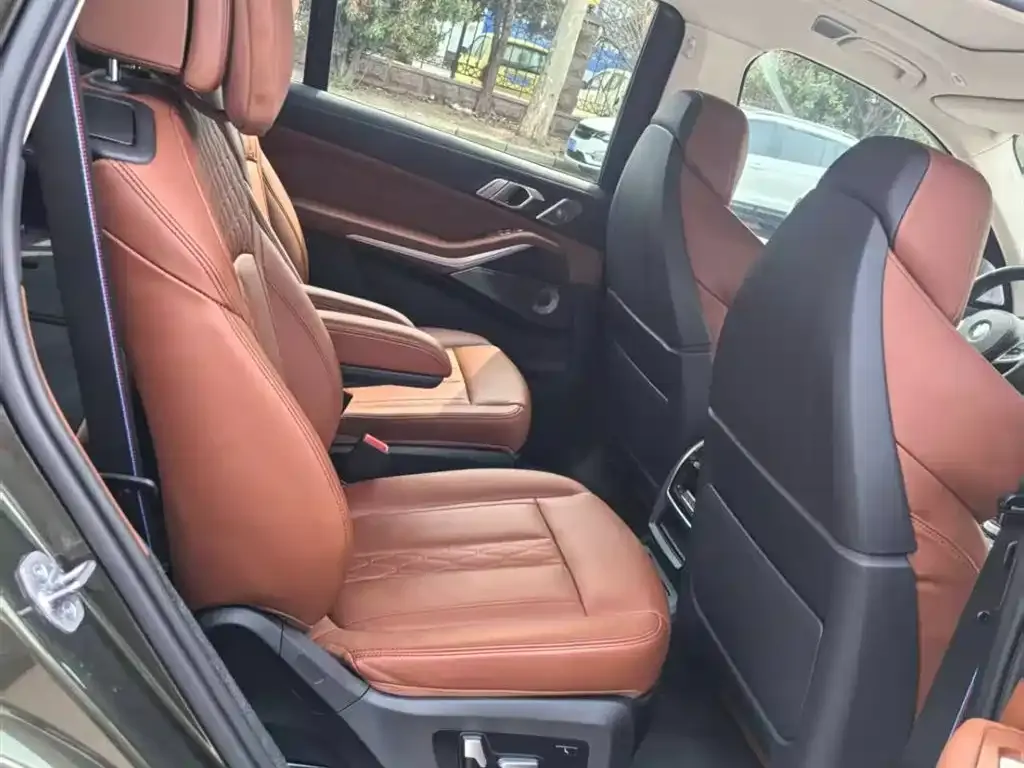 BMW X7 M60i 2023 из CN, фото 4
