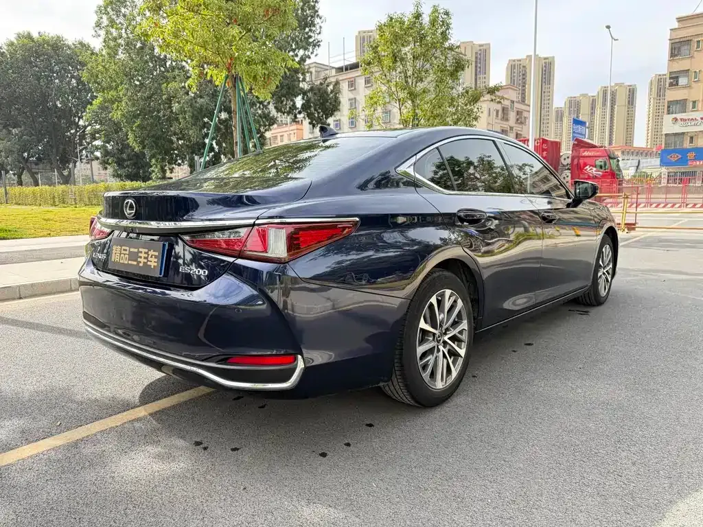 Lexus ES — фото 3