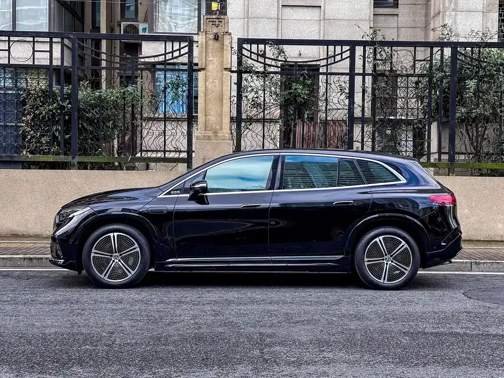 Mercedes-Benz EQS SUV 2023 из CN, фото 10
