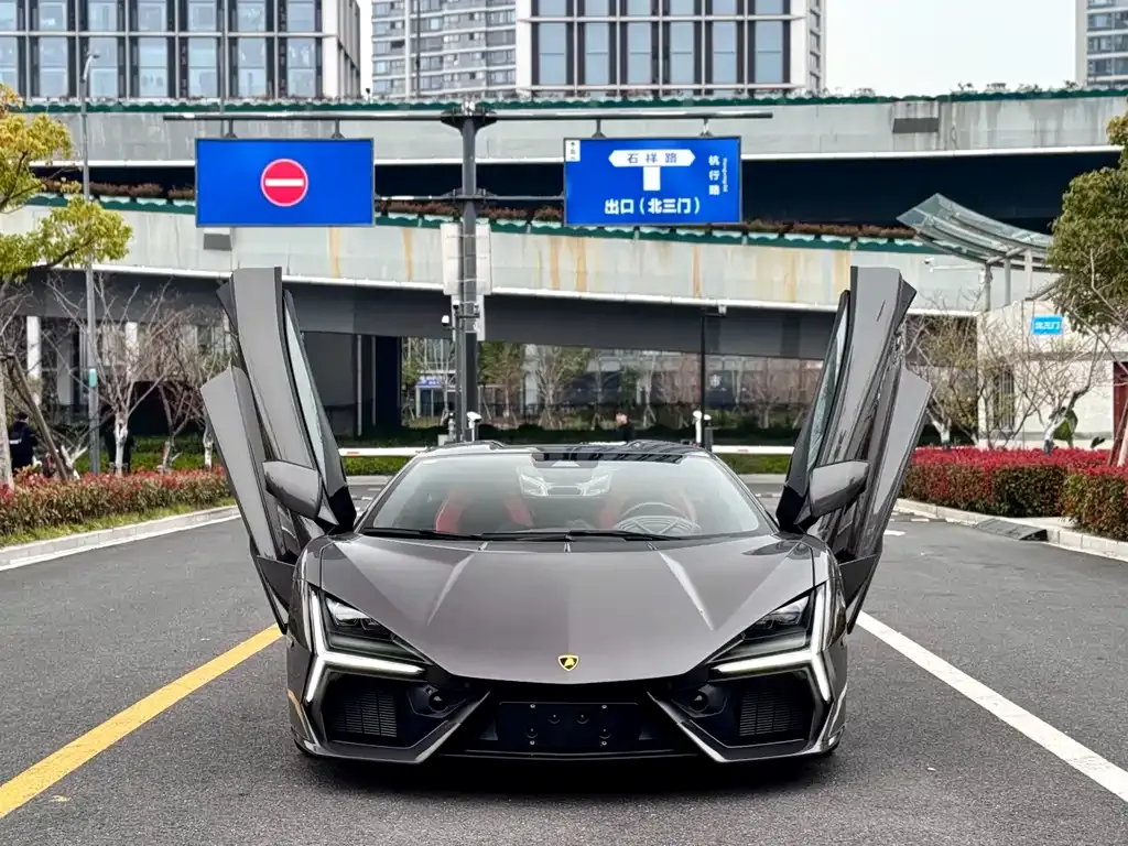 Lamborghini Revuelto 2025 из CN, фото 1