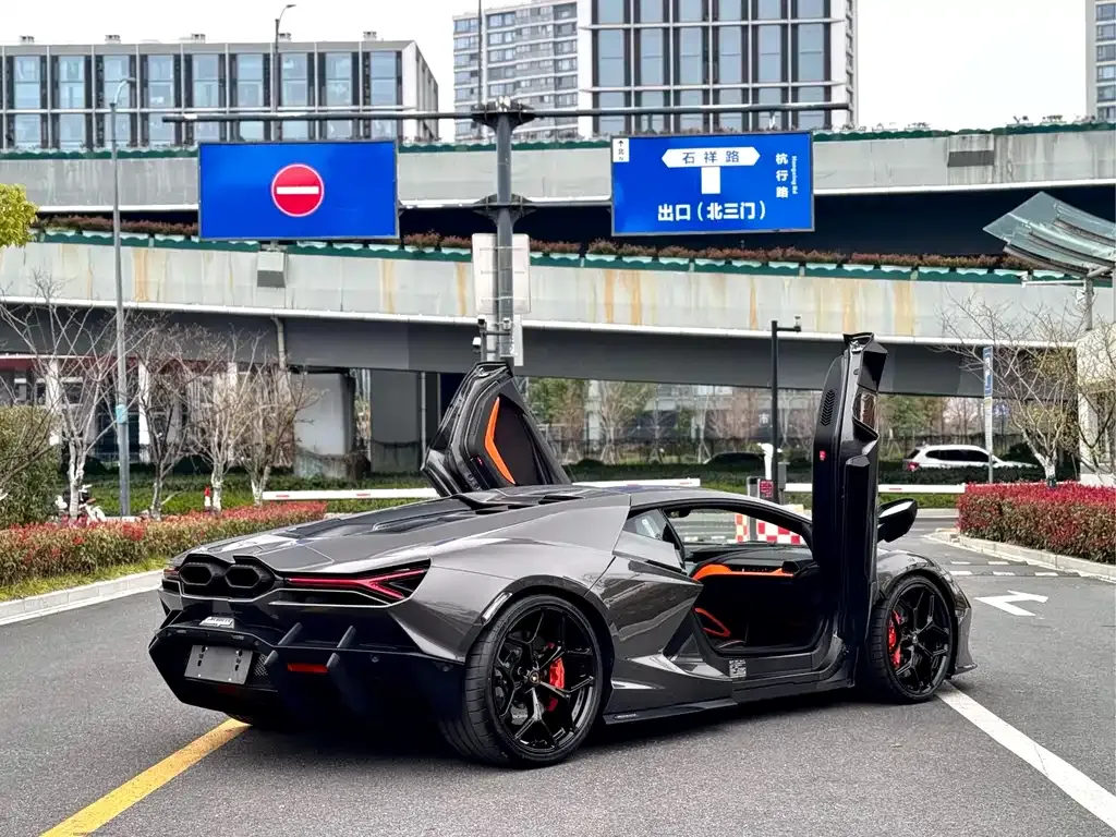Lamborghini Revuelto 2025 из CN, фото 4