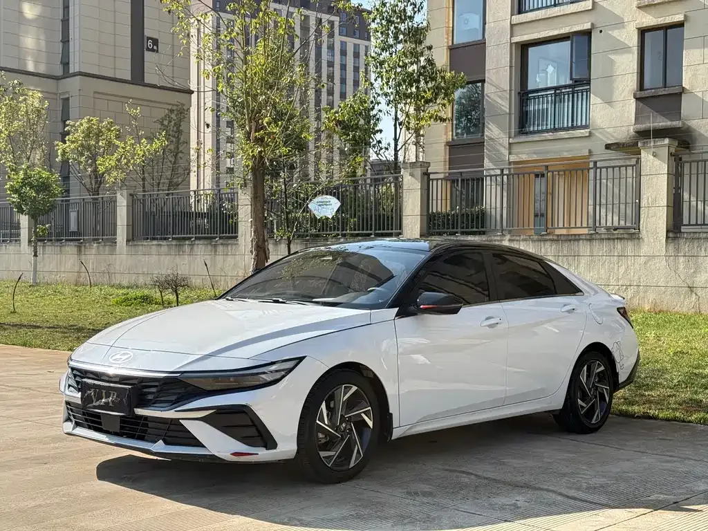 Hyundai Elantra — фото 6