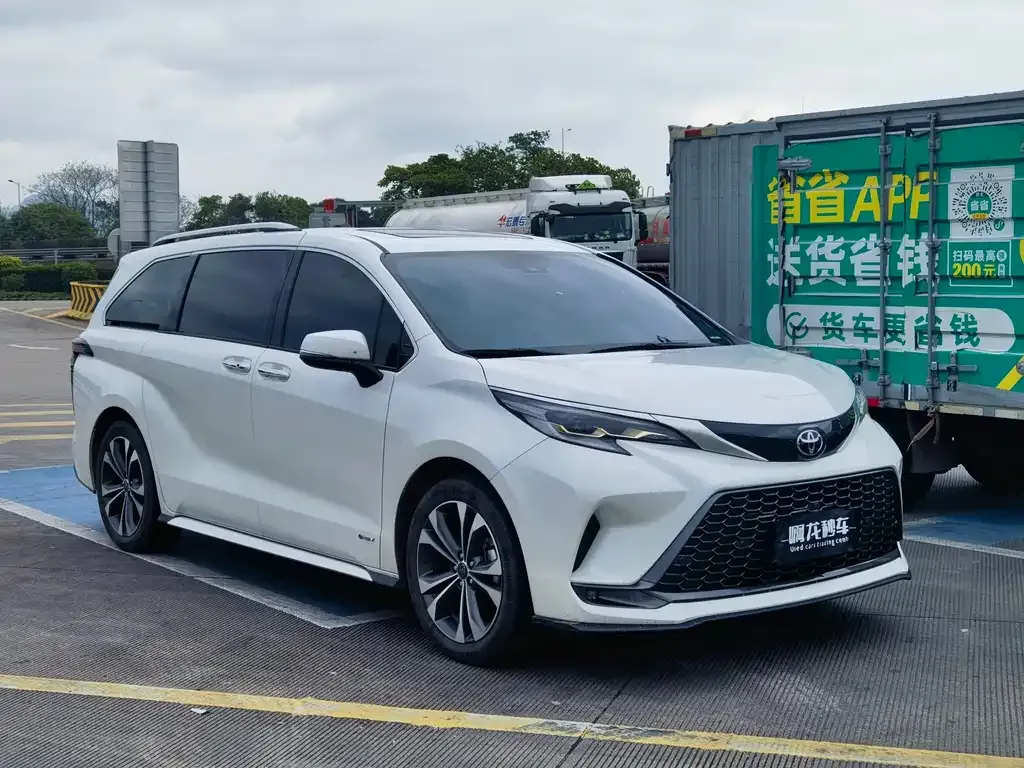 Toyota Granvia 2025 из CN, фото 2
