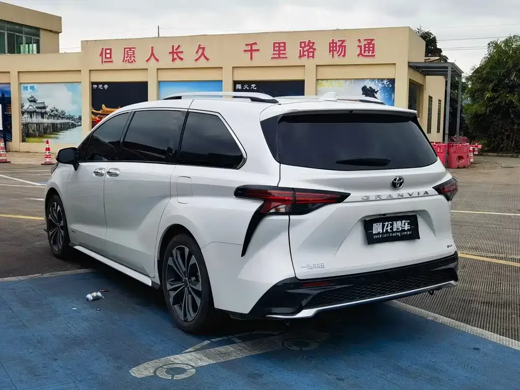 Toyota Granvia 2025 из CN, фото 6