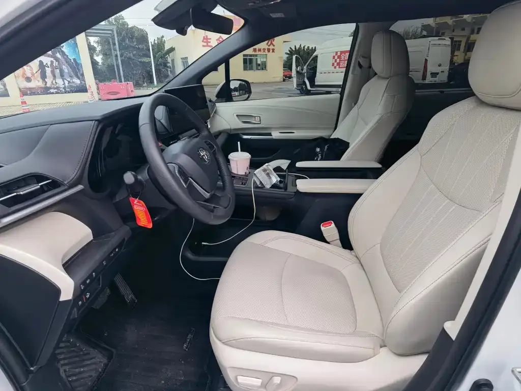 Toyota Granvia 2025 из CN, фото 7