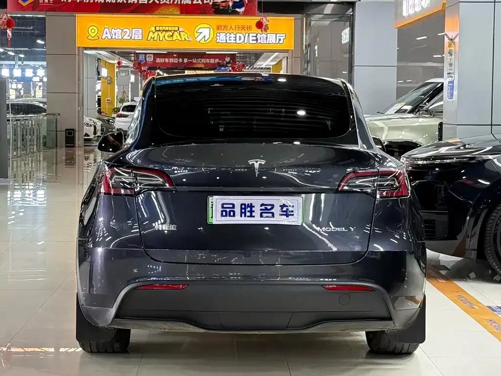 Tesla Model Y — фото 4