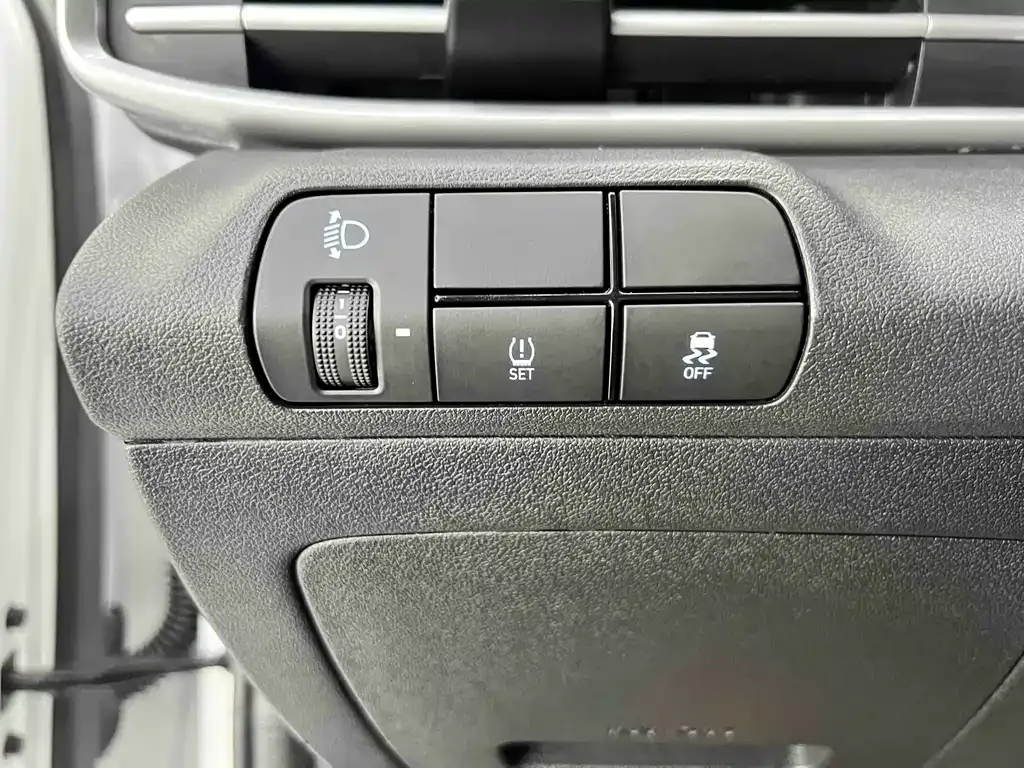 Hyundai Elantra — фото 5