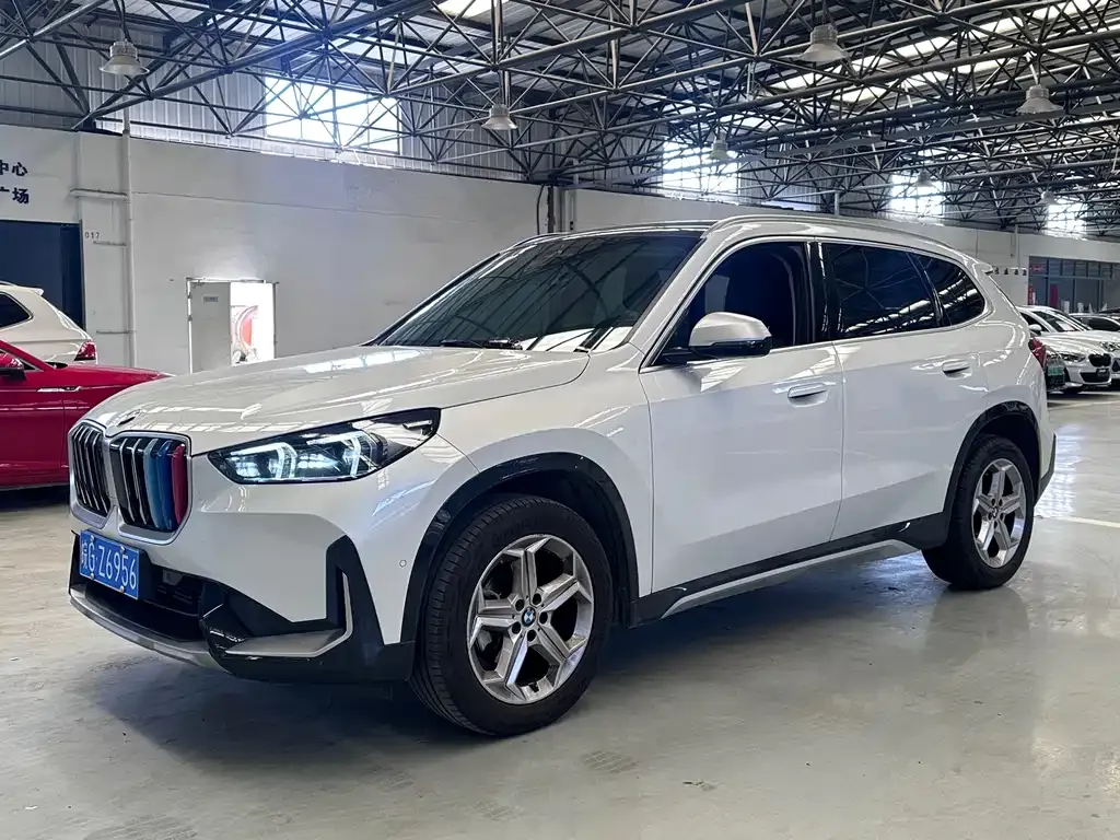 BMW X1 — фото 1