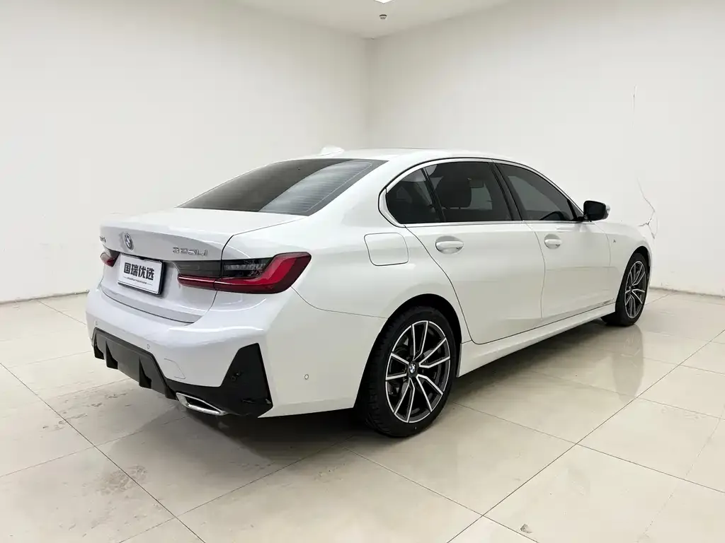 BMW 3 Series 2025 из CN, фото 2