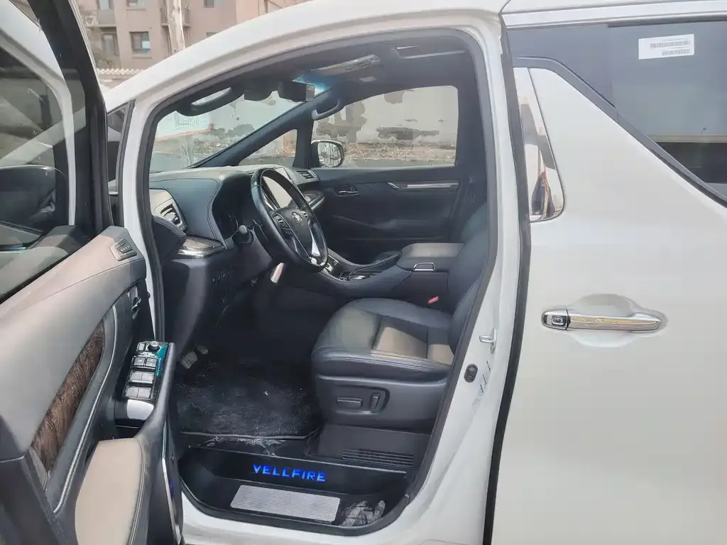 Toyota Vellfire 2023 из CN, фото 5