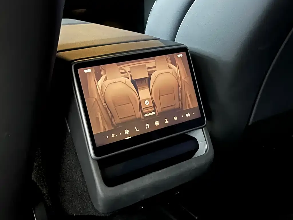 Tesla Model Y 2026 из CN, фото 2