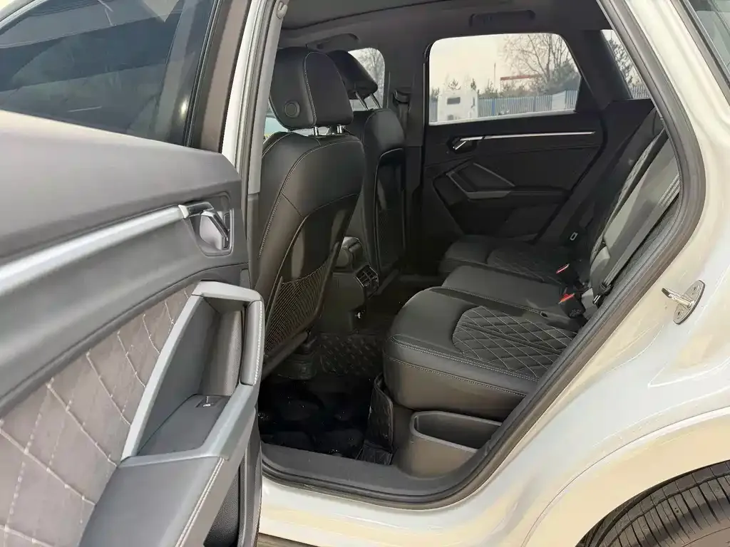 Audi Q3 2025 из CN, фото 7