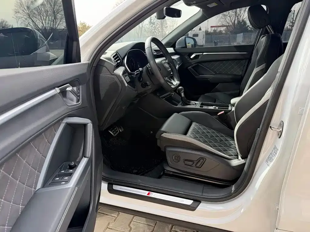 Audi Q3 2025 из CN, фото 8