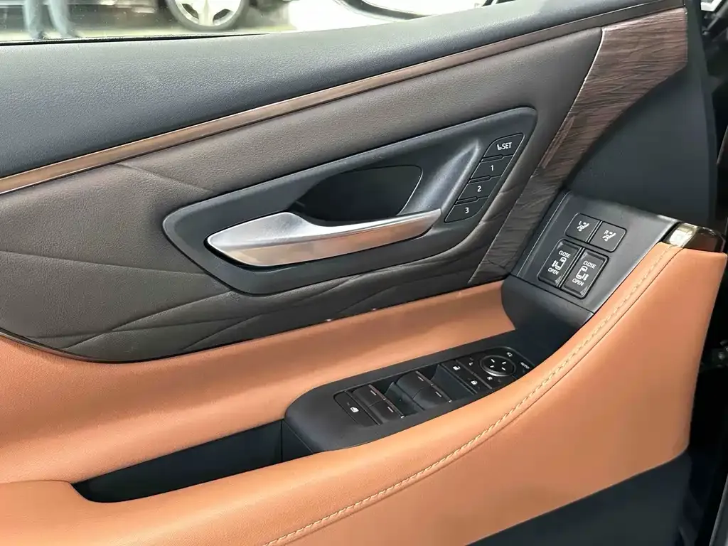 Toyota Alphard 2025 из CN, фото 2