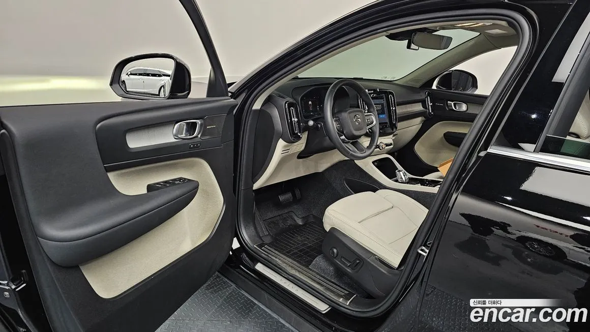 Volvo XC40 2024 из KR, фото 7