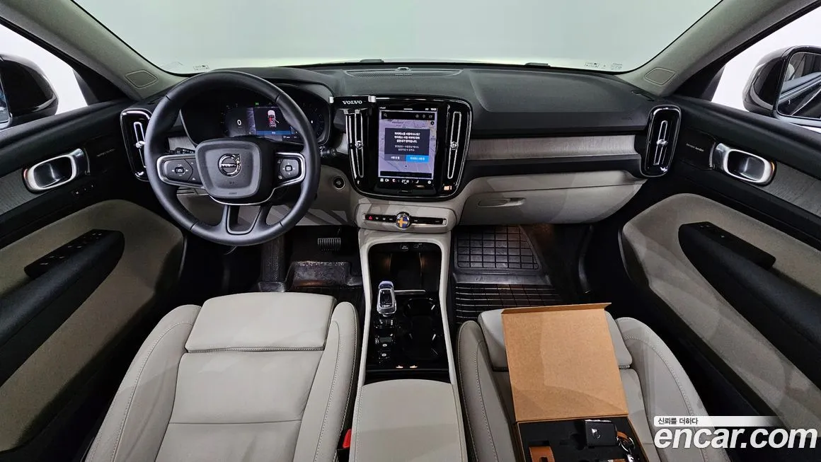Volvo XC40 2024 из KR, фото 3