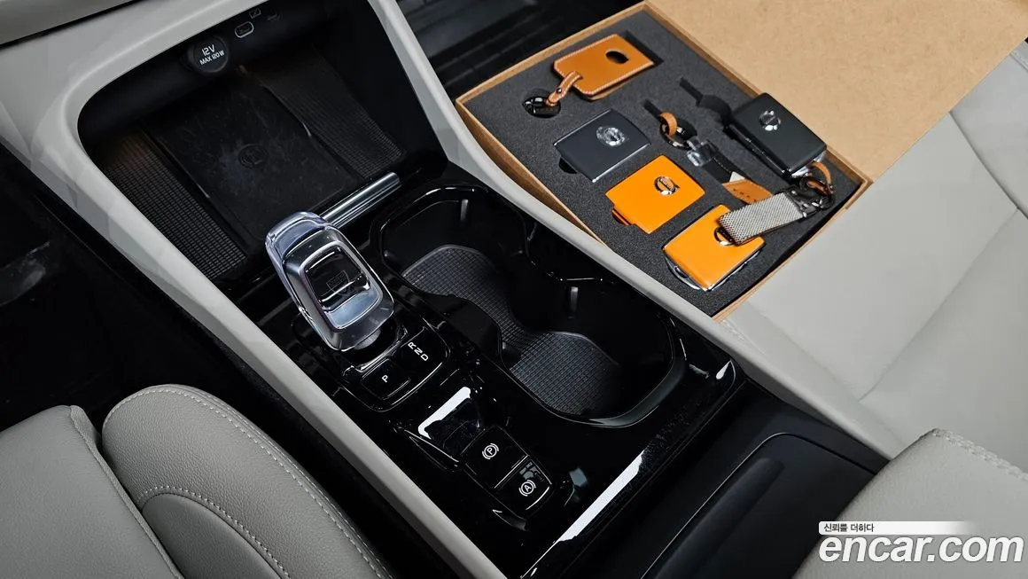 Volvo XC40 2024 из KR, фото 9