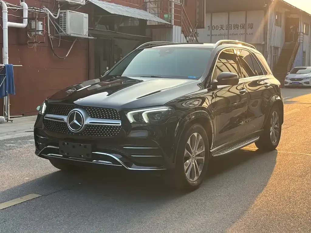 Mercedes-Benz GLE — фото 1