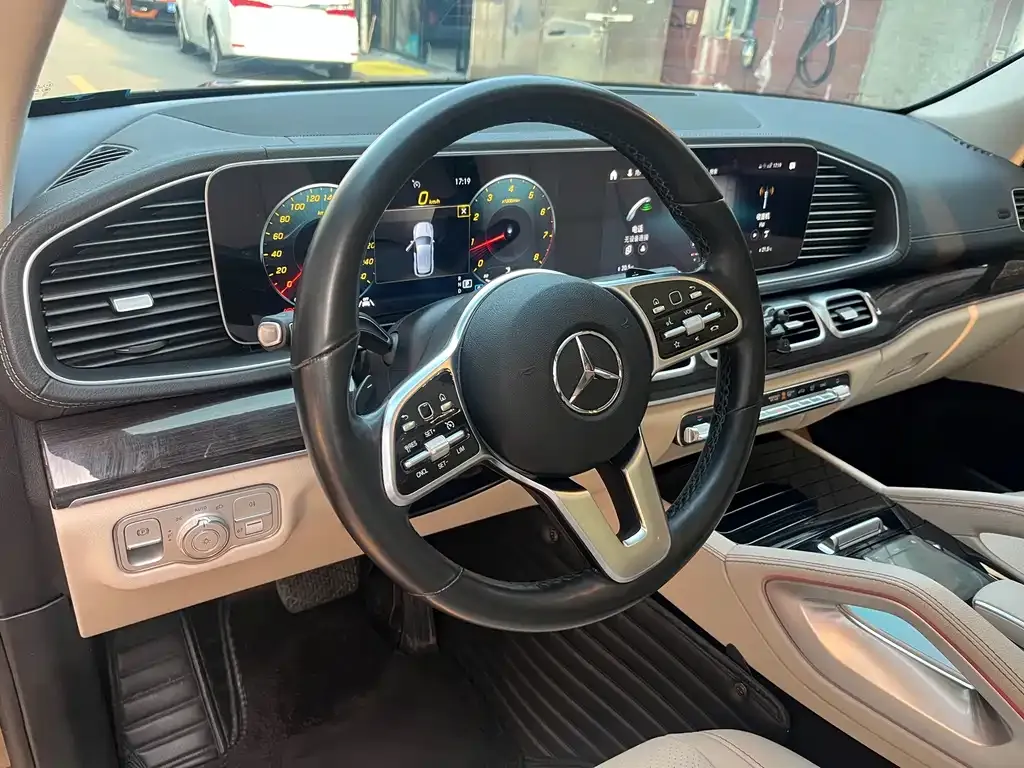 Mercedes-Benz GLE — фото 9